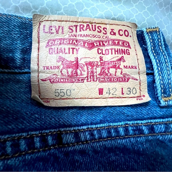 Levi 550 Medium Wash 42X30 Straight Leg Relaxed Denim Jeans - Picture 6 of 9